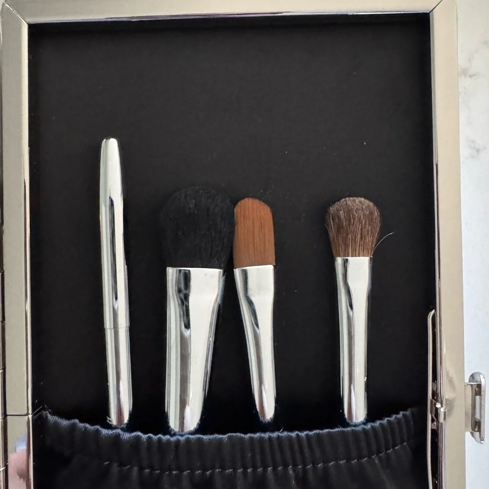 Bobby Brown Silver Travel Makeup Brush Set - Picture 9 of 10